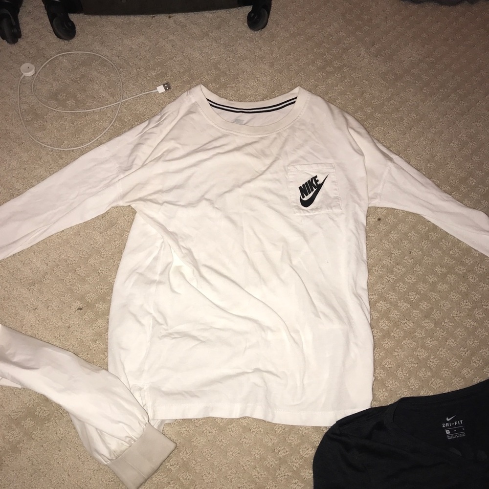 Nike long sleeve with pocket